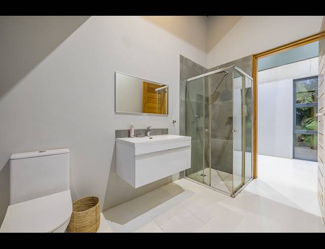 4 BEDROOM HOUSE FOR SALE IN SHEFFIELD BEACH